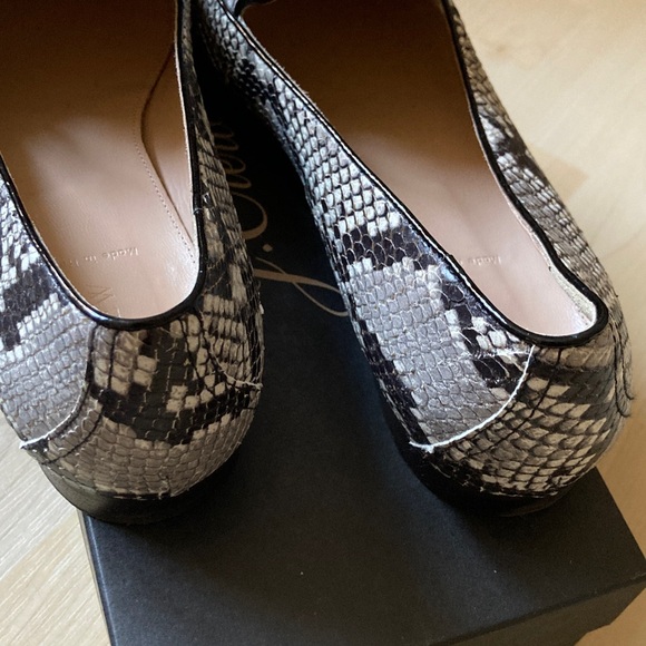 J. Crew Charlie Snakeskin Pattern Loafers - Black and Ivory Sz 10 - Picture 5 of 7